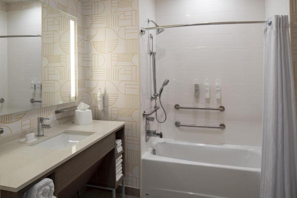 King Studio Suite with Accessible Tub - Mobility Access interior